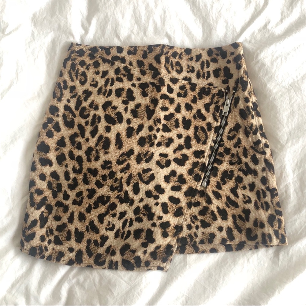 H&M leopard print skirt, NWT